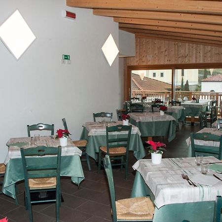 Hotel Locanda Le Tre Oche Molina di Ledro Bagian luar foto