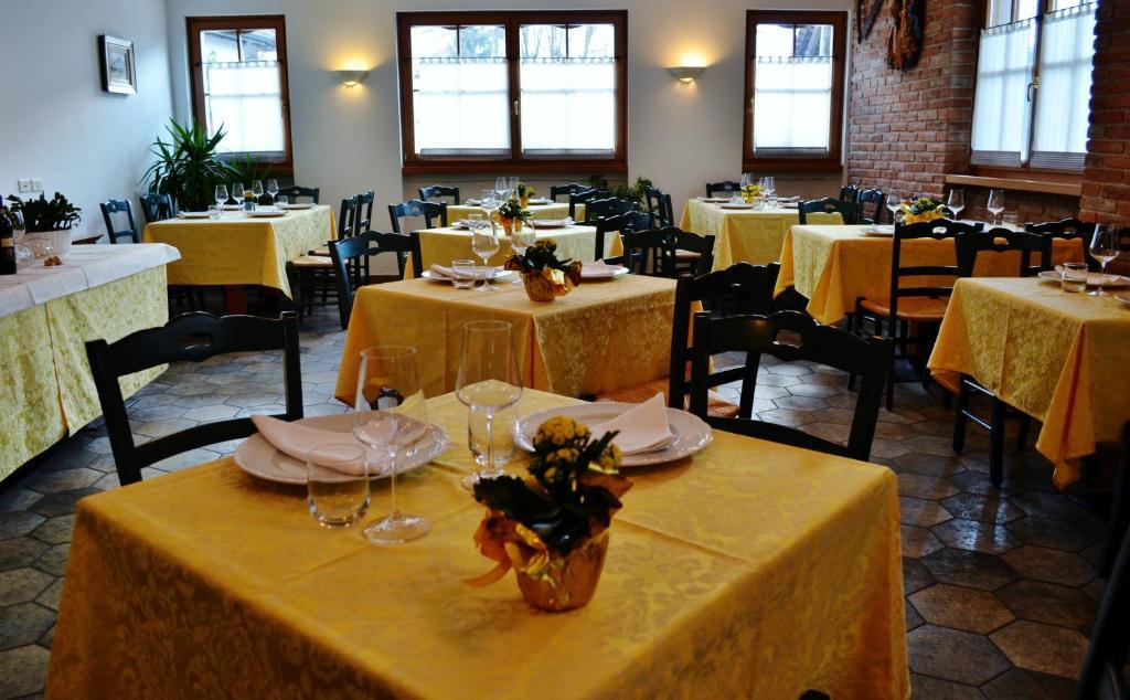 Hotel Locanda Le Tre Oche Molina di Ledro Bagian luar foto