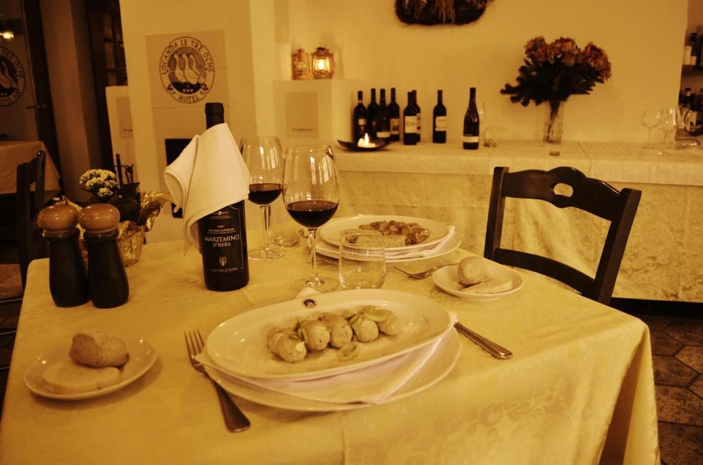 Hotel Locanda Le Tre Oche Molina di Ledro Bagian luar foto