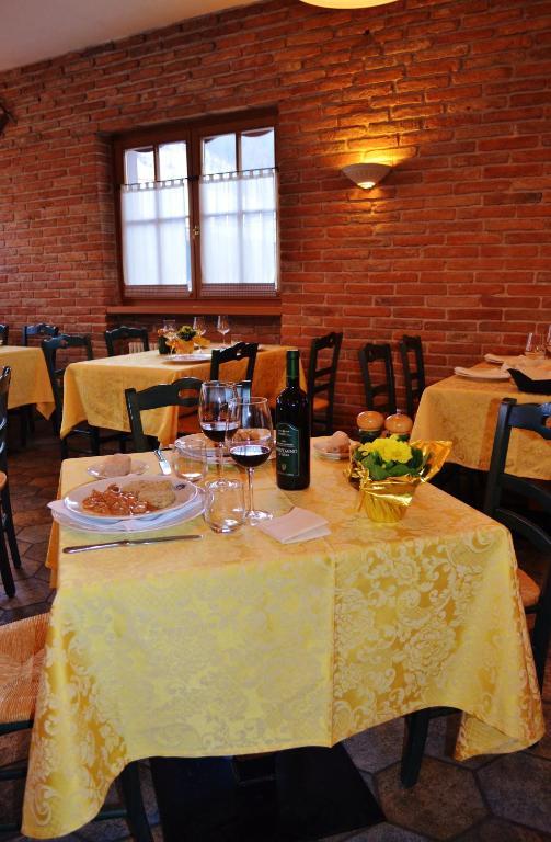 Hotel Locanda Le Tre Oche Molina di Ledro Bagian luar foto