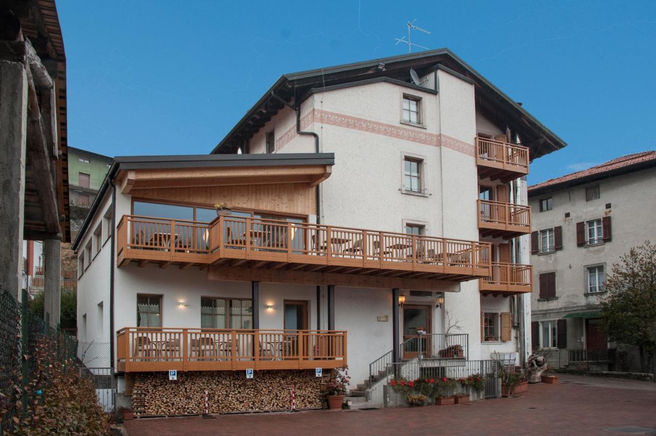 Hotel Locanda Le Tre Oche Molina di Ledro Bagian luar foto