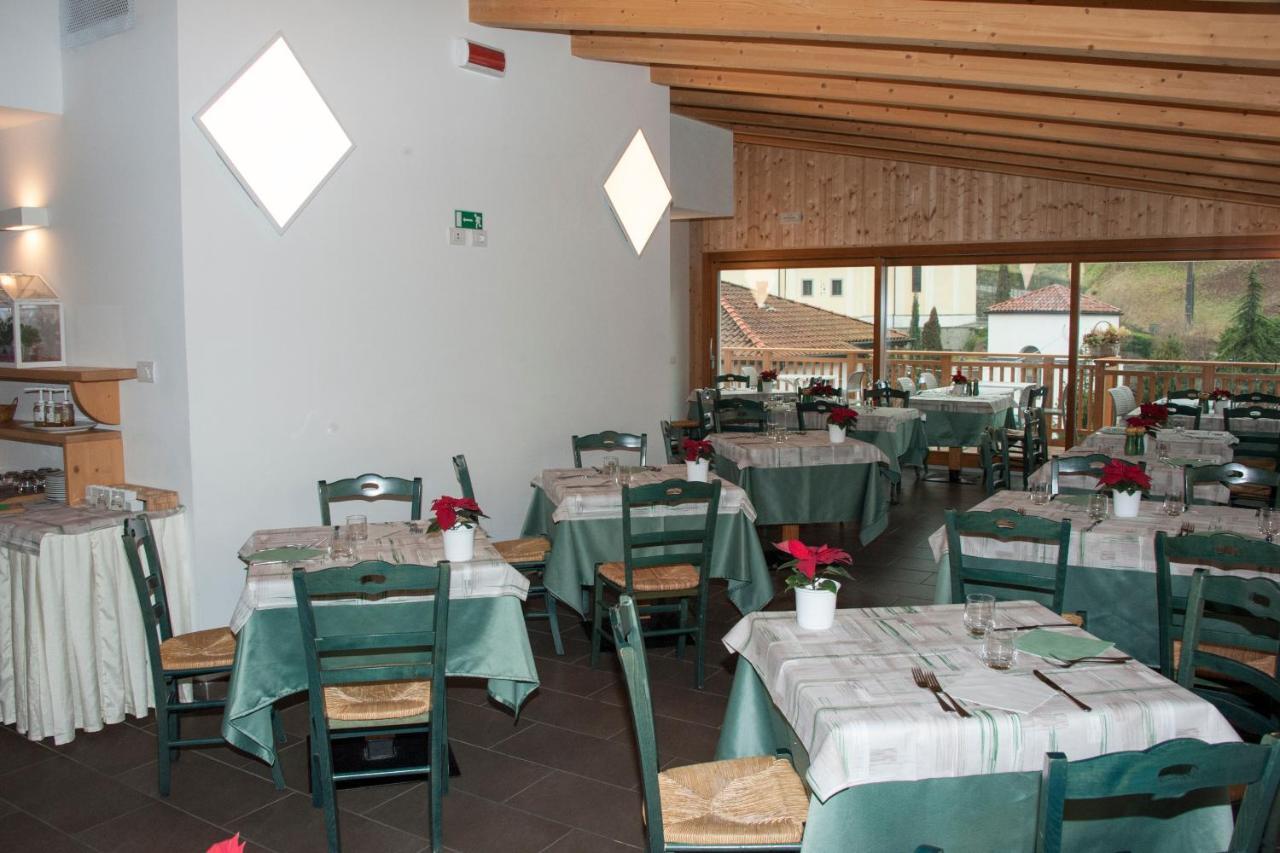 Hotel Locanda Le Tre Oche Molina di Ledro Bagian luar foto